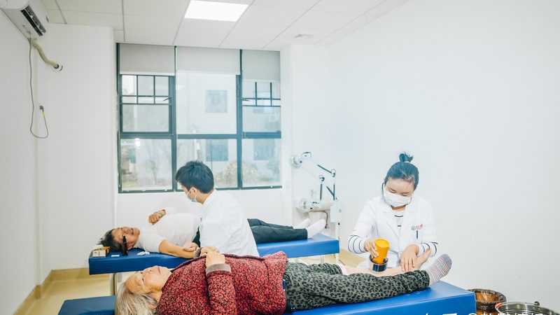 多功能陪护床与折叠床：参数对比解析